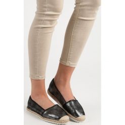CZARNE BROKATOWE ESPADRYLE. Czarne baleriny damskie LUCKY SHOES, bez wzorów, bez obcasa. Za 39,90 zł.