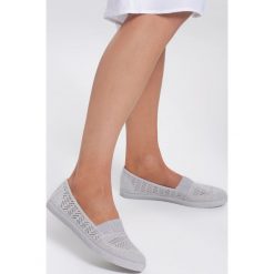 Szare Tenisówki Trivia. Szare trampki i tenisówki damskie Inny, bez wzorów, bez zapięcia. Za 39,99 zł.