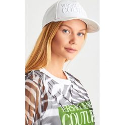 CZAPKA Z DASZKIEM versace jeans couture. Czapki damskie Versace Jeans Couture, bez wzorów, z jeansu. Za 279,00 zł.