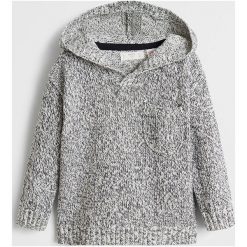 Mango Kids - Sweter dziecięcy Manu 80-104 cm. Szare swetry chłopięce Mango Kids, bez wzorów, z bawełny, z kapturem. Za 79,90 zł.