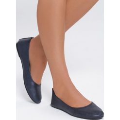 Granatowe Balerinki Sleek. Niebieskie baleriny damskie Inny, z aplikacjami, bez obcasa, na płaskiej podeszwie. Za 49,99 zł.