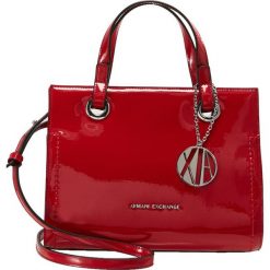 Armani Exchange Torebka red. Czerwone torebki klasyczne damskie Armani Exchange, bez wzorów, bez dodatków. Za 719,00 zł.