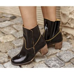 Botki na słupku z wywijaną cholewką - skóra naturalna - model 454 - kolor żółty naplak. Żółte botki damskie Zapato, na wiosnę, ze skóry, eleganckie, za kostkę, na wysokim obcasie, na obcasie, na zamek. Za 399,00 zł.