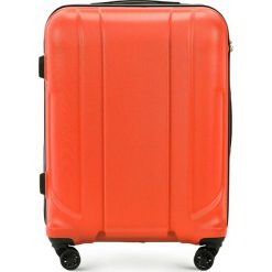 Walizka średnia 56-3P-862-55. Pomarańczowe walizki marki Wittchen, bez wzorów, z gumy, eleganckie. Za 199,00 zł.