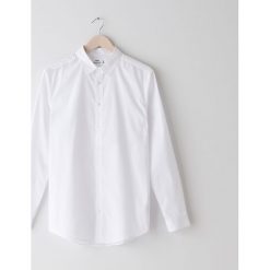 Koszula z kołnierzykiem ECO AWARE - Biały. Białe koszule męskie Sinsay, s, bez wzorów, bez kołnierzyka, bez rękawów. Za 39,99 zł.