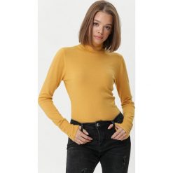 Żółty Golf Annandale. Żółte swetry damskie Born2be, xl, bez wzorów, z dzianiny, eleganckie, bez rękawów, długie, bez kaptura. Za 59,99 zł.