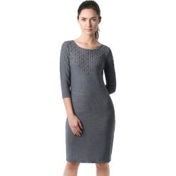 Sukienka w kolorze szarym. Szare sukienki damskie Far Far Fashion, Ryłko by Agnes&Paul, bez wzorów, z okrągłym kołnierzem, bez rękawów. W wyprzedaży za 79,95 zł.