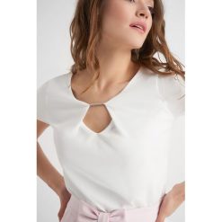 T-shirty damskie: T-shirt z metalowym elementem
