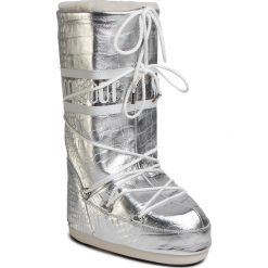 Śniegowce MOON BOOT - Classic 50 Crocodile 14025600001 Silver. Szare kozaki damskie Moon Boot, ze skóry, bez zapięcia. W wyprzedaży za 2049,00 zł.