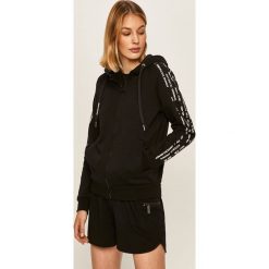 Armani Exchange - Bluza. Czarne bluzy damskie Armani Exchange, s, z nadrukiem, z elastanu, bez rękawów, z kapturem. W wyprzedaży za 399,90 zł.