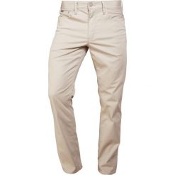 Polo Ralph Lauren STRAIGHT FIT PROSPECT Chinosy surplus khaki. Brązowe chinosy męskie Polo Ralph Lauren, z bawełny. W wyprzedaży za 384,30 zł.
