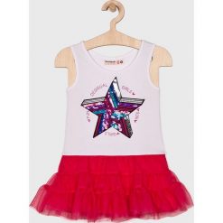 Desigual - Sukienka dziecięca 104-164 cm. Czerwone sukienki dziewczęce Desigual, z aplikacjami, z elastanu, casualowe, bez rękawów, mini, rozkloszowane. W wyprzedaży za 99,90 zł.