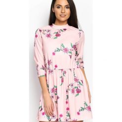 Różowa Sukienka Flowerish. Różowe sukienki mini damskie marki Born2be, s, z aplikacjami, z okrągłym kołnierzem. Za 89,99 zł.