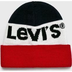 Levi's - Czapka. Niebieskie czapki damskie Levi's®, na zimę, z nadrukiem, z dzianiny. Za 99,90 zł.