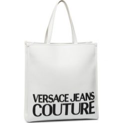 Torebka VERSACE JEANS COUTURE - E1VVBBM9 71413 003. Białe torebki klasyczne damskie Versace Jeans Couture, bez wzorów, z jeansu, klasyczne, duże, bez dodatków. W wyprzedaży za 559,00 zł.