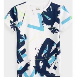 T-shirt chłopięcy (122-164). T-shirty chłopięce bez wzorów, z bawełny, bez rękawów. W wyprzedaży za 39,99 zł.
