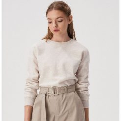 Gładka bluza - Kremowy. Białe bluzy damskie Sinsay, s, bez wzorów, bez rękawów, bez kaptura. Za 39,99 zł.