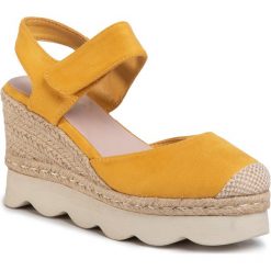Espadryle XTI - 44011 Amarillo. Żółte espadryle damskie Xti, bez wzorów, ze skóry ekologicznej, bez obcasa, na obcasie. W wyprzedaży za 179,00 zł.