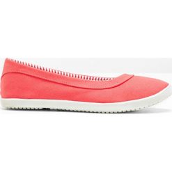 Baleriny bonprix czerwony. Czerwone baleriny damskie bonprix, bez wzorów, sportowe, bez obcasa. Za 49,99 zł.