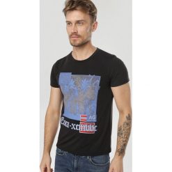 Czarna Koszulka Leusine. Czarne koszulki męskie Born2be, xl, bez wzorów, bez kołnierzyka, bez rękawów. W wyprzedaży za 29,99 zł.