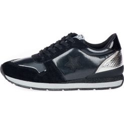 Trussardi Jeans tenisówki damskie 79A00435-9Y099998, 41 czarne. Czarne trampki i tenisówki damskie Trussardi Jeans, bez wzorów, z jeansu, bez zapięcia. Za 589,00 zł.