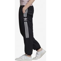 Adidas Originals Spodnie dresowe Czarny. Czarne spodnie damskie adidas Originals, s, z dresówki. Za 254,95 zł.