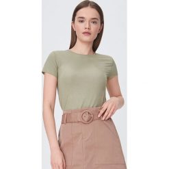 Bluzka basic z wiskozy - Zielony. Zielone bluzki damskie Sinsay, s, bez wzorów, z wiskozy, bez kołnierzyka, bez rękawów. Za 19,99 zł.