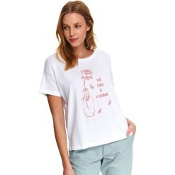 Luźny t-shirt damski z wypukłym printem ilustracji. Białe t-shirty damskie DRYWASH, z nadrukiem, z bawełny, wakacyjne, z okrągłym kołnierzem. W wyprzedaży za 24,99 zł.