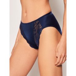 Figi klasyczne Triumph Ladyform Soft 10195909. Różowe figi damskie Triumph, bez wzorów. W wyprzedaży za 69,00 zł.