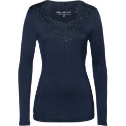 Shirt z długim rękawem bonprix ciemnoniebieski. Niebieskie koszulki damskie marki bonprix, bez wzorów, z koronki, bez kołnierzyka. Za 79,99 zł.