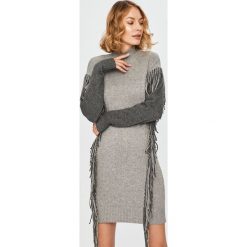 Pinko - Sukienka. Szare sukienki damskie Pinko, na co dzień, s, bez wzorów, z bawełny, klasyczne, z golfem, z długim rękawem, długie, mini, proste. Za 1199,00 zł.