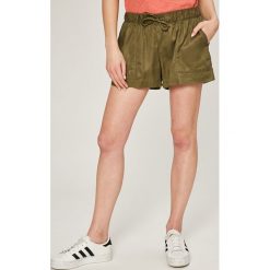 Tommy Jeans - Szorty. Szare szorty jeansowe damskie Tommy Jeans, casualowe. W wyprzedaży za 199,90 zł.