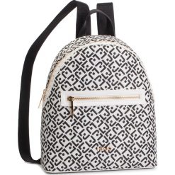 Torba LIU JO - Backpack N19074 T0300 Off White 01065. Czarne torebki damskie sportowe marki Liu Jo, z materiału, eleganckie. Za 649,00 zł.