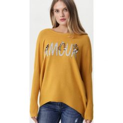 Żółty Sweter Malabar. Żółte swetry damskie Born2be, xl, z aplikacjami, klasyczne, z długim rękawem, długie, bez kaptura. Za 119,99 zł.