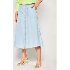 Spódnica midi Lee Chambray L38ZBINJ. Niebieskie spódniczki damskie Lee, l, bez wzorów, z bawełny, midi. W wyprzedaży za 219,00 zł.