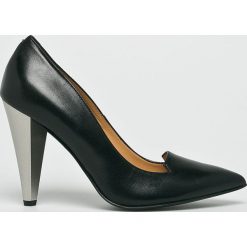 Solo Femme - Czółenka. Czarne buty ślubne damskie marki Solo Femme, ze skóry, na szpilce. W wyprzedaży za 249,90 zł.