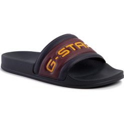 Klapki G-STAR RAW - Cart Slide III D14080-3593-B126 Dk Saru Blue/Port Red Ao. Niebieskie klapki męskie G-Star RAW, bez wzorów, z tworzywa sztucznego. W wyprzedaży za 159,00 zł.