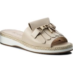 Espadryle PETER KAISER - Riara 12151/690 Sand Bello. Brązowe espadryle damskie Peter Kaiser, z aplikacjami, ze skóry, bez obcasa. W wyprzedaży za 489,00 zł.