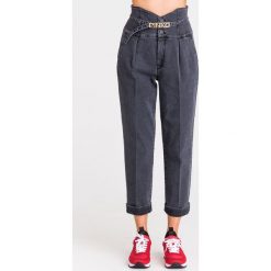 JEANSY REGULAR FIT PINKO. Szare jeansy damskie Pinko, w paski, z jeansu, z podwyższonym stanem. Za 829,00 zł.