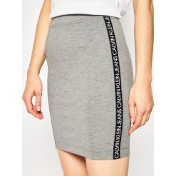 Spódnica ołówkowa Calvin Klein Jeans Jersey J20J213187. Szare spódniczki damskie Calvin Klein Jeans, xs, bez wzorów, z poliesteru, mini, ołówkowe. W wyprzedaży za 209,00 zł.
