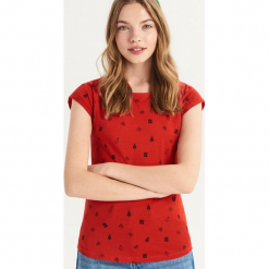 T-shirt ze świątecznym nadrukiem all over - Czerwony. Czerwone t-shirty damskie Sinsay, l, z nadrukiem. Za 14,99 zł.