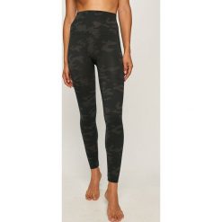 Spanx - Legginsy. Zielone spodnie damskie Spanx, s, bez wzorów, z elastanu. Za 369,90 zł.