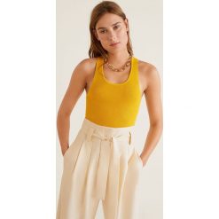 Mango - Top Fronin. Bluzki damskie Mango, s, bez wzorów, z wiskozy, z okrągłym kołnierzem. W wyprzedaży za 49,90 zł.