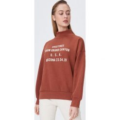 Bluza z dekoltem turtle neck - Brązowy. Pomarańczowe bluzy damskie Sinsay, s, bez wzorów, bez rękawów, bez kaptura. W wyprzedaży za 15,99 zł.