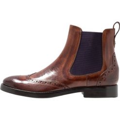 Melvin & Hamilton AMELIE Ankle boot wood. Brązowe botki damskie marki Melvin & Hamilton, ze skóry, bez obcasa, bez zapięcia. Za 709,00 zł.