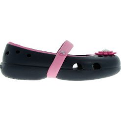 Crocs - Baleriny dziecięce Keeley Petal Charm. Czarne baleriny dziewczęce marki Crocs, z materiału. W wyprzedaży za 89,90 zł.
