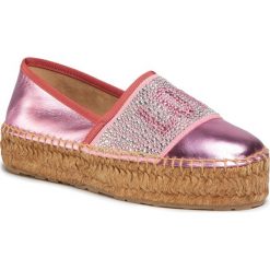Espadryle LOVE MOSCHINO - JA10443G0AJB0600 Rosa. Różowe espadryle damskie Love Moschino, z aplikacjami, ze skóry, bez obcasa, na płaskiej podeszwie. W wyprzedaży za 739,00 zł.