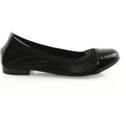 Balerinki damskie gumka Gamis 1402 czarne. Czarne baleriny damskie GAMIS, w paski, ze skóry, eleganckie, bez obcasa, na obcasie. W wyprzedaży za 239,00 zł.