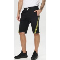 Czarne Szorty Neririth. Czarne spodenki i szorty męskie Born2be, xl, bez wzorów. W wyprzedaży za 34,99 zł.