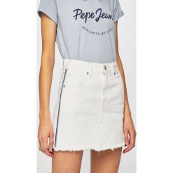 Pepe Jeans - Spódnica Dani Bling. Białe spódniczki damskie Pepe Jeans, na co dzień, s, bez wzorów, z bawełny, casualowe, mini, proste. W wyprzedaży za 159,90 zł.